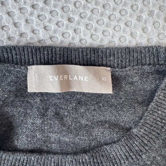 Everlane 100% cashmere gray long sleeve crewneck sweater - Picture 6 of 7